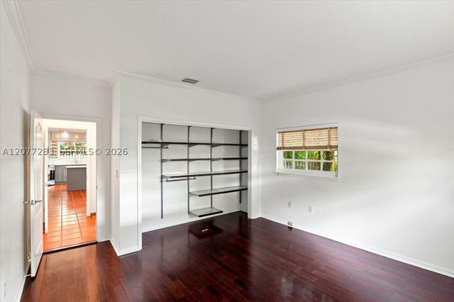6473 Sunset Dr, South Miami, FL 33143