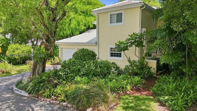 6473 Sunset Dr, South Miami, FL 33143