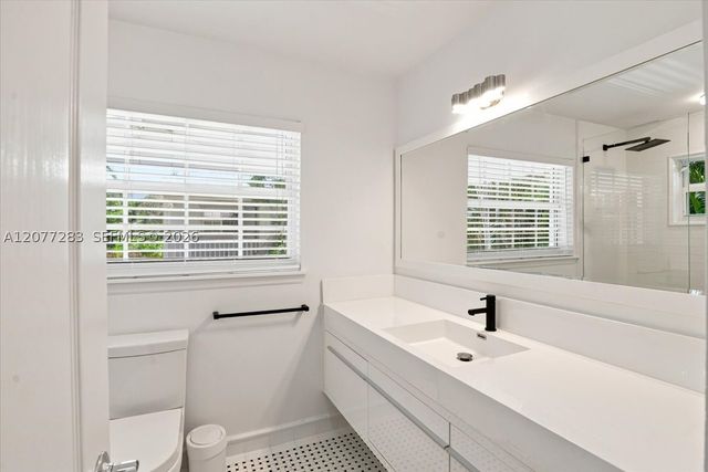 6473 Sunset Dr, South Miami, FL 33143
