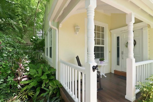 6473 Sunset Dr, South Miami, FL 33143