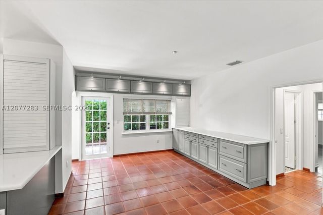 6473 Sunset Dr, South Miami, FL 33143