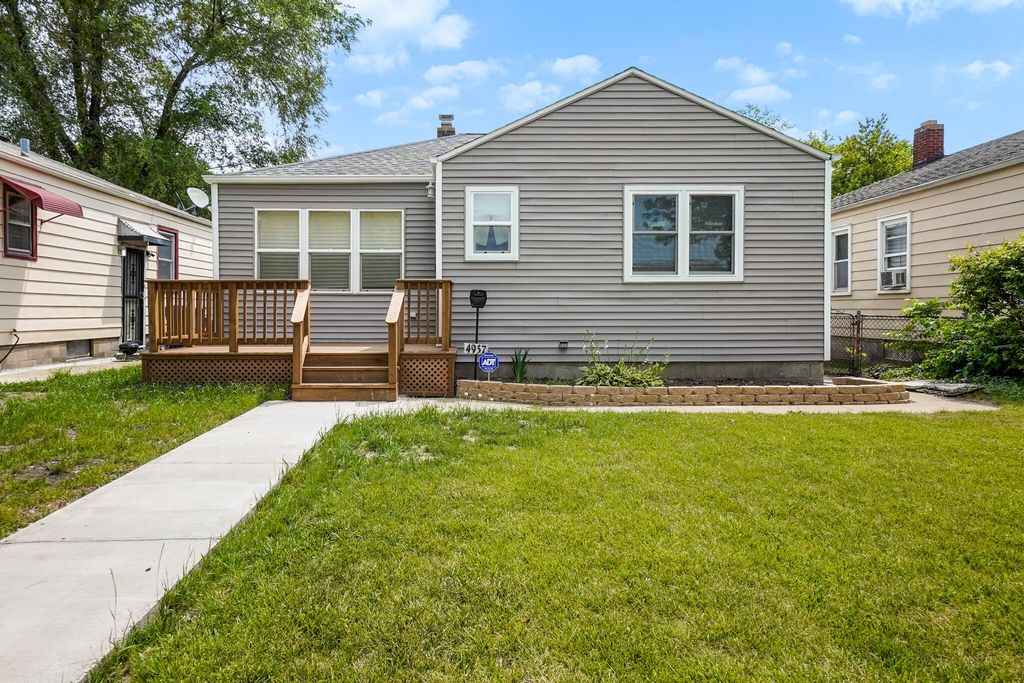 4957 Madison Street, Gary, IN 46408