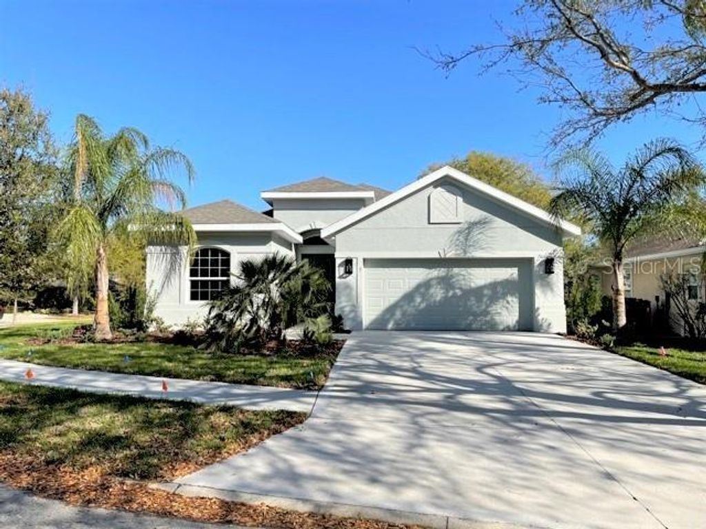 7 OASIS CIRCLE, Palm Coast, FL 32137