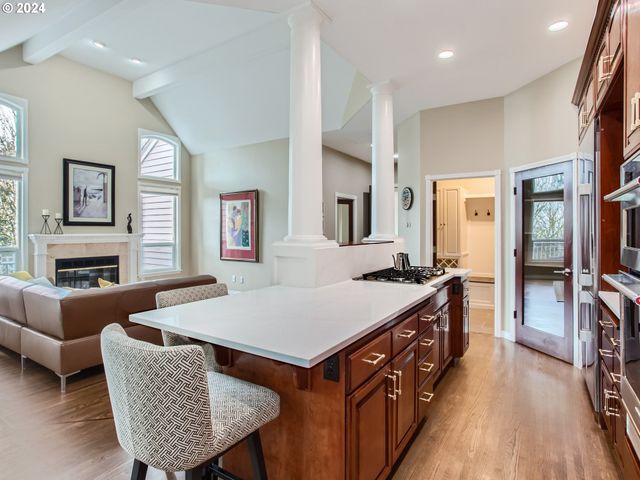 8534 Nw TIMBER RIDGE Ct, Portland, OR 97229