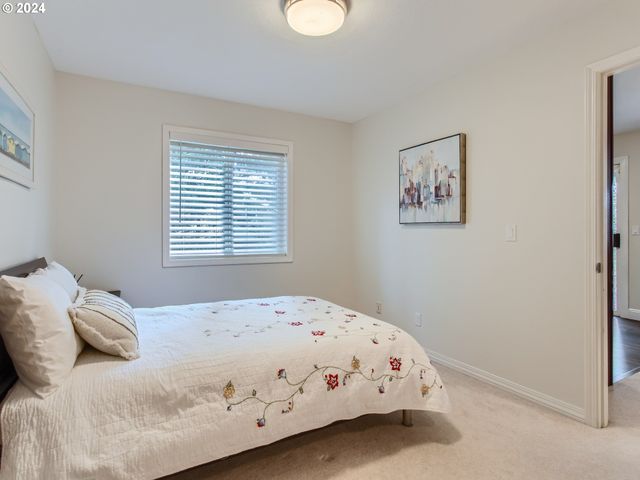 8534 Nw TIMBER RIDGE Ct, Portland, OR 97229