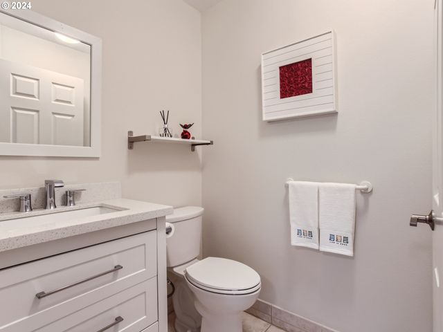8534 Nw TIMBER RIDGE Ct, Portland, OR 97229