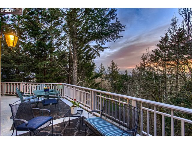 8534 Nw TIMBER RIDGE Ct, Portland, OR 97229