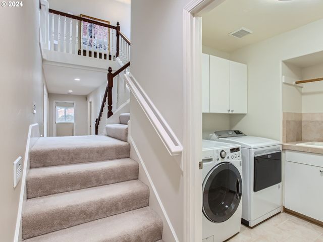 8534 Nw TIMBER RIDGE Ct, Portland, OR 97229