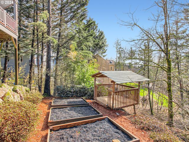 8534 Nw TIMBER RIDGE Ct, Portland, OR 97229