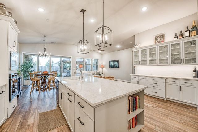 11114 N Via Rimini Drive, Fresno, CA 93730