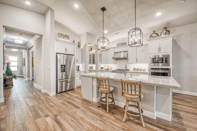 11114 N Via Rimini Drive, Fresno, CA 93730