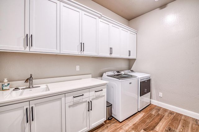 11114 N Via Rimini Drive, Fresno, CA 93730