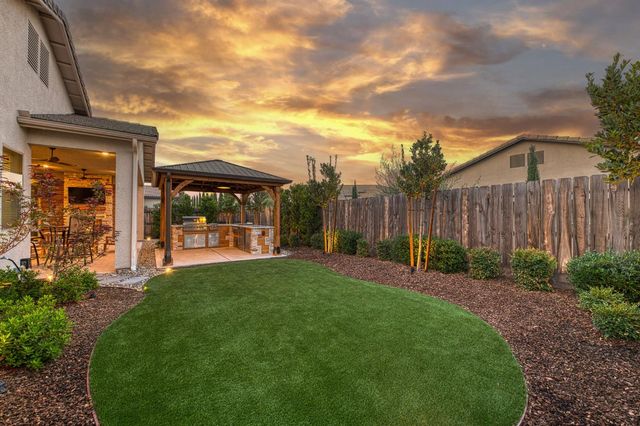 11114 N Via Rimini Drive, Fresno, CA 93730