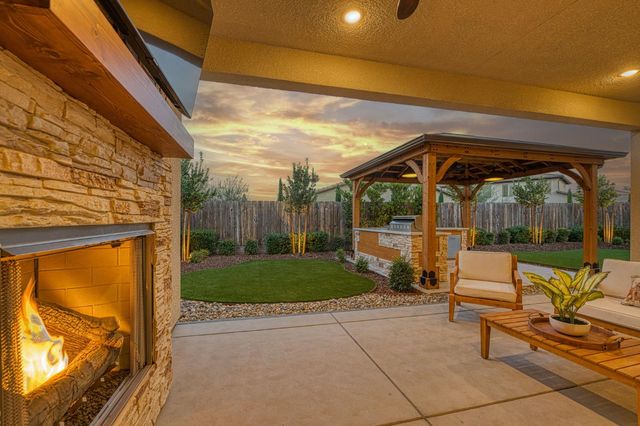 11114 N Via Rimini Drive, Fresno, CA 93730