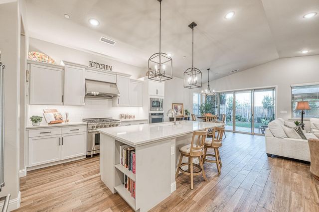 11114 N Via Rimini Drive, Fresno, CA 93730