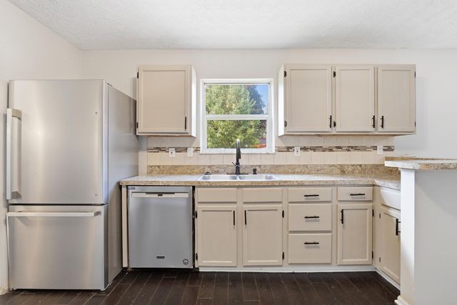 5100 Locust Post Lane, Columbus, OH 43230
