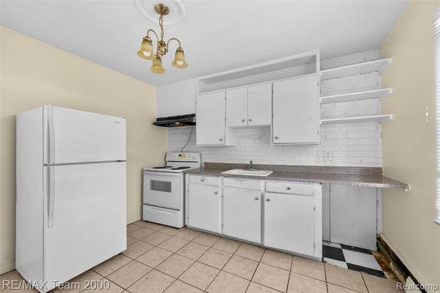 26153 Nagel Street, Roseville, MI 48066