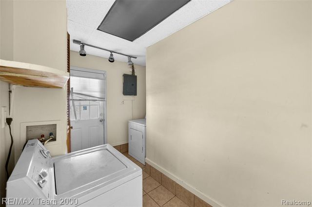 26153 Nagel Street, Roseville, MI 48066