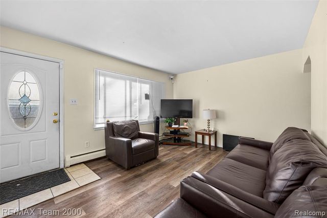 26153 Nagel Street, Roseville, MI 48066