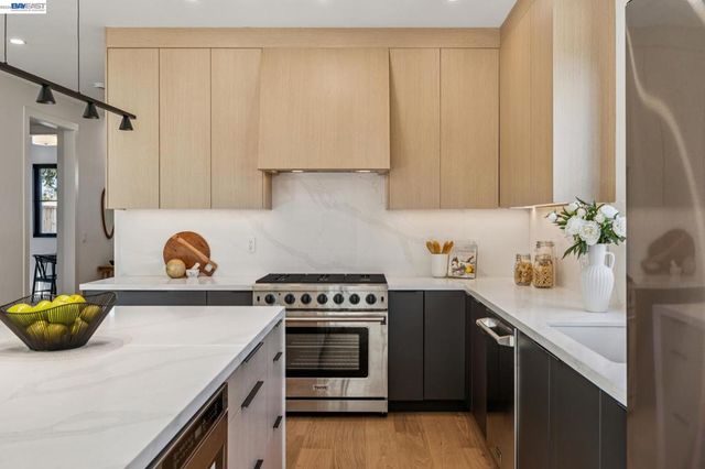 1144 Dwight Way, Berkeley, CA 94702