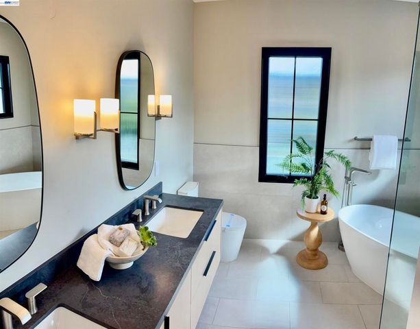 1144 Dwight Way, Berkeley, CA 94702