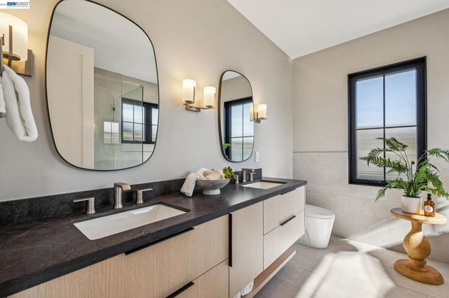 1144 Dwight Way, Berkeley, CA 94702