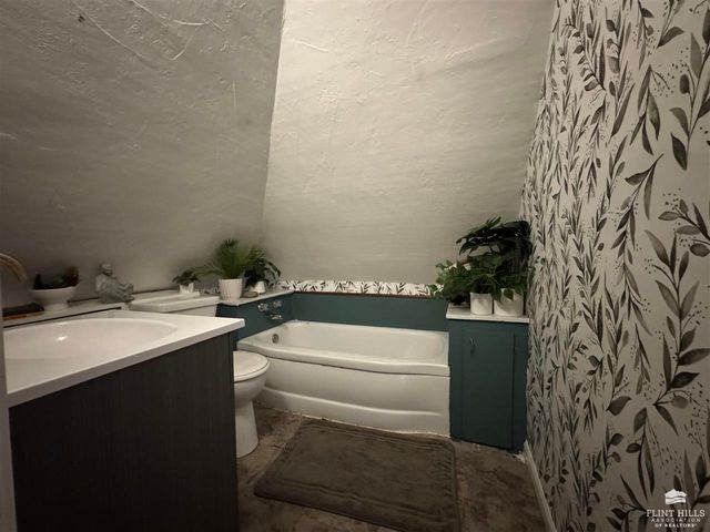 519 NE 7th St., Abilene, KS 67410