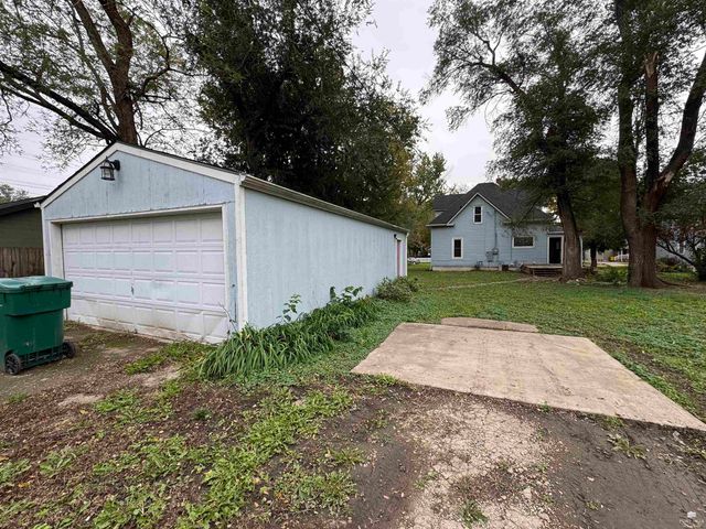 519 NE 7th St., Abilene, KS 67410