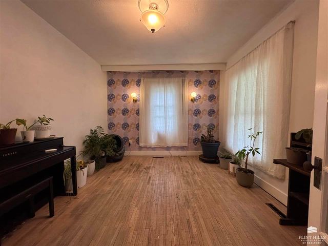 519 NE 7th St., Abilene, KS 67410