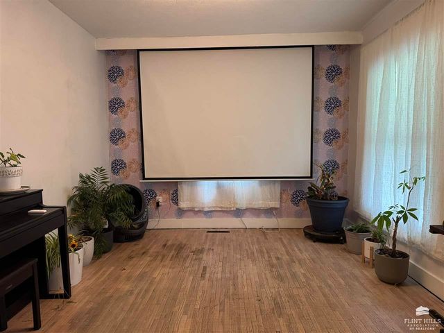 519 NE 7th St., Abilene, KS 67410