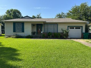 908 E Summit Street, Sherman, TX 75090