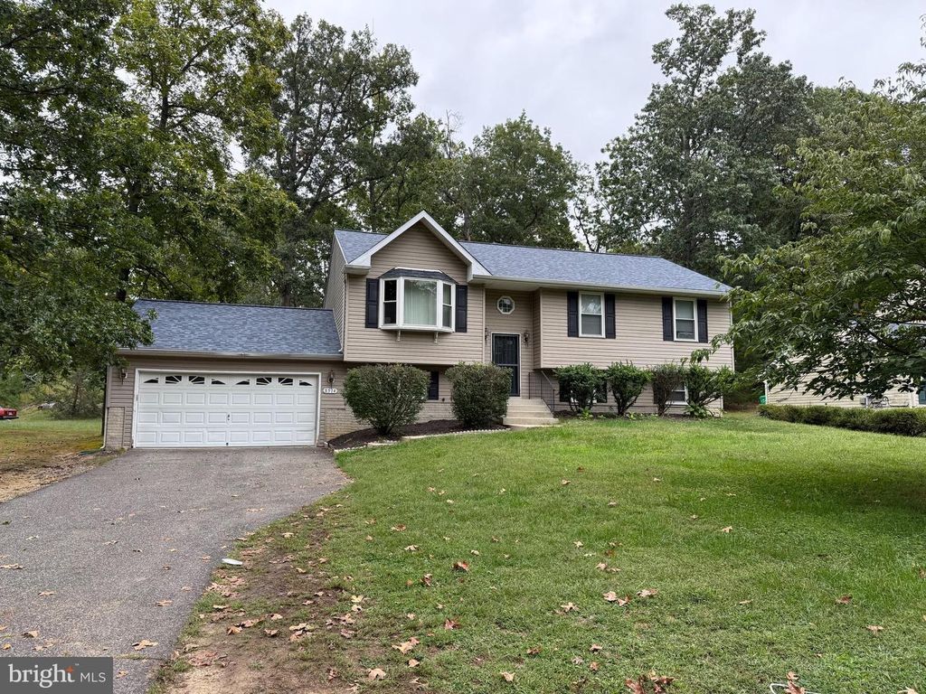 Image 1 of property listing at 8514 DANGERFIELD RD, Clinton, MD 20735