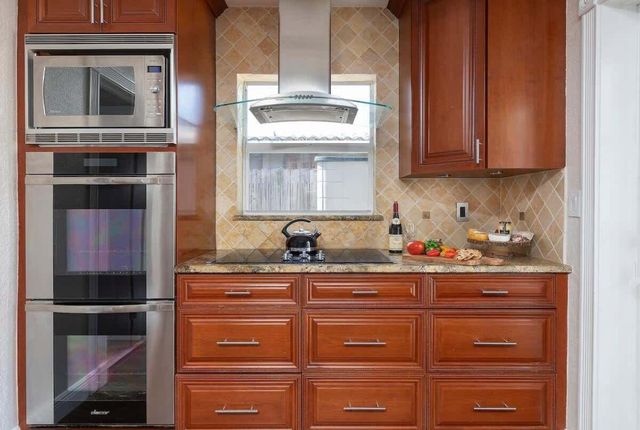 1103 SE 14 Drive, Deerfield Beach, FL 33441