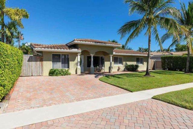 1103 SE 14 Drive, Deerfield Beach, FL 33441