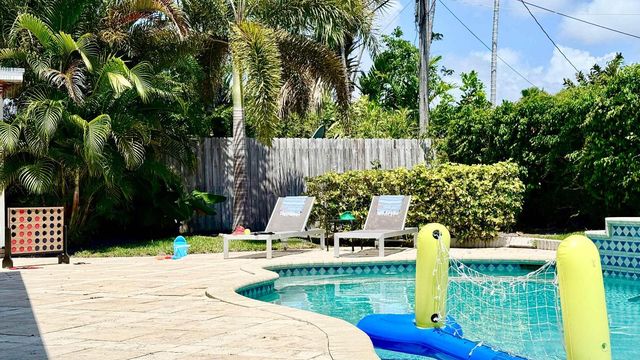 1103 SE 14 Drive, Deerfield Beach, FL 33441
