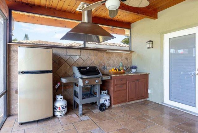 1103 SE 14 Drive, Deerfield Beach, FL 33441