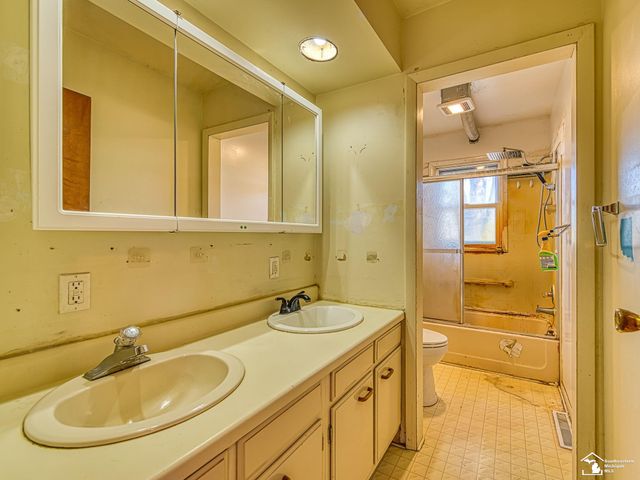 5679 Catawba Drive, Adrian, MI 49221