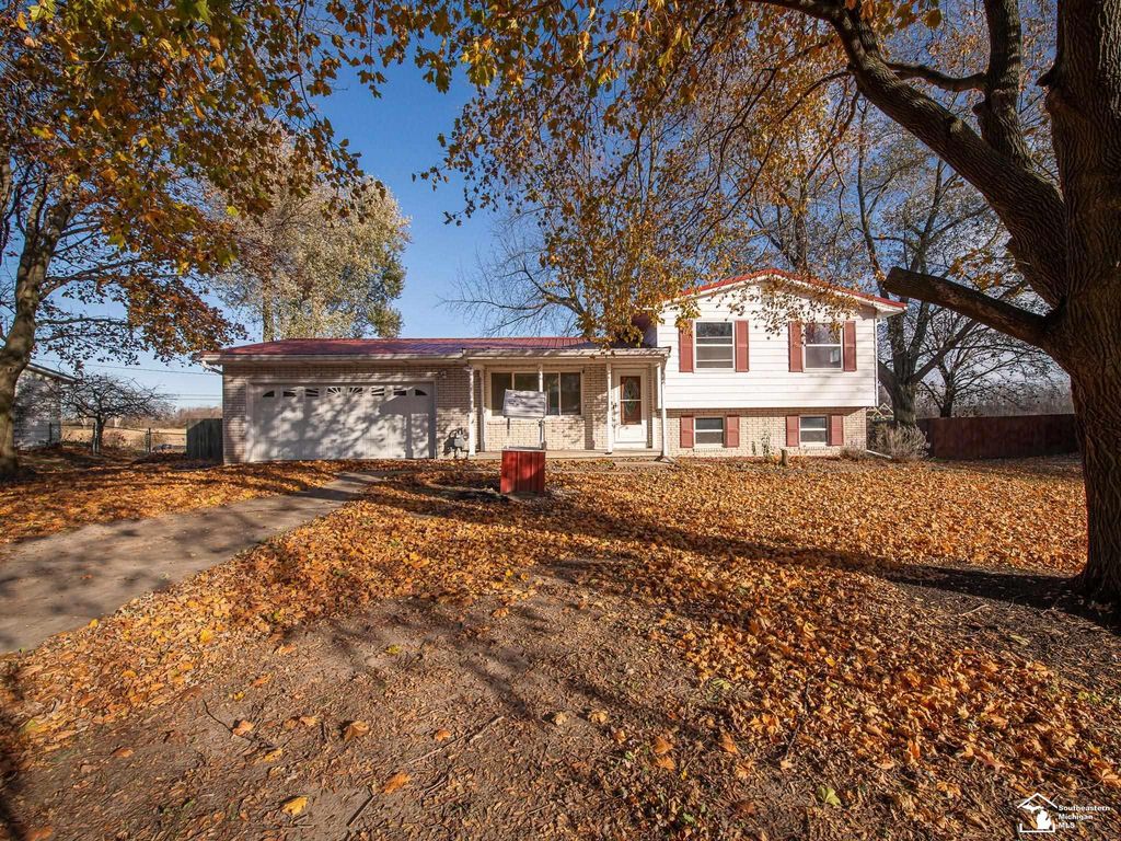 5679 Catawba Drive, Adrian, MI 49221