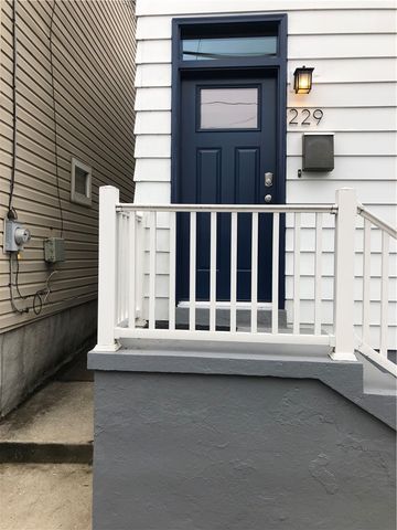 229 Edmond St, Bloomfield, PA 15224
