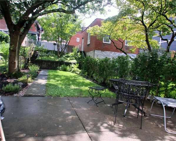 229 Edmond St, Bloomfield, PA 15224