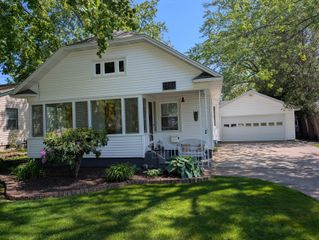 1861 Glen Avenue, Muskegon City, MI 49441