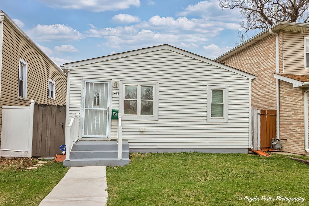 1616 N 40th Avenue, Stone Park, IL 60165