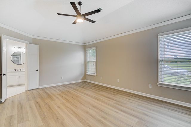 1937 ADA LN, Memphis, TN 38016