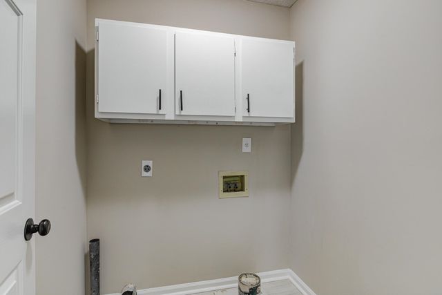 1937 ADA LN, Memphis, TN 38016