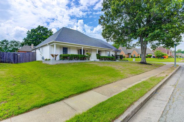 1937 ADA LN, Memphis, TN 38016