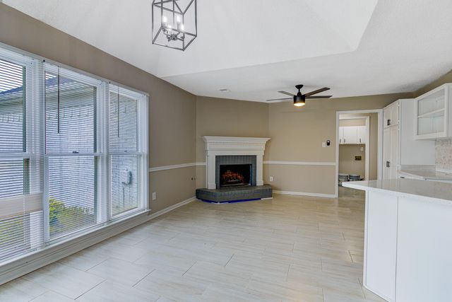 1937 ADA LN, Memphis, TN 38016