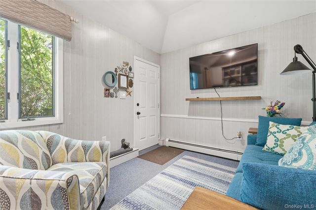 350 Columbus Avenue, West Babylon, NY 11704