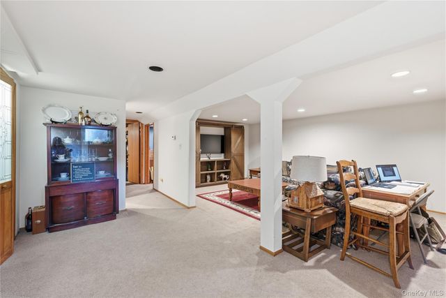 350 Columbus Avenue, West Babylon, NY 11704