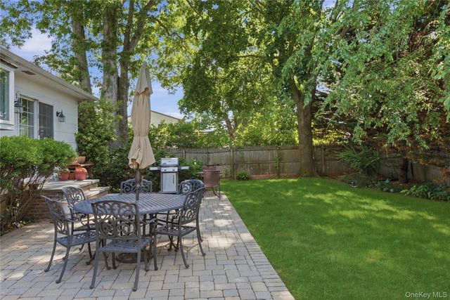 350 Columbus Avenue, West Babylon, NY 11704