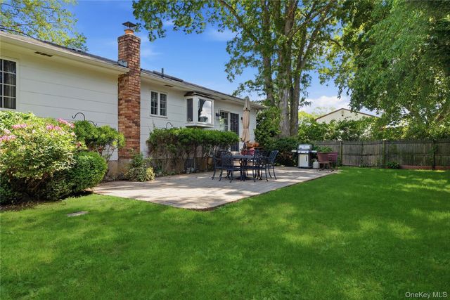 350 Columbus Avenue, West Babylon, NY 11704